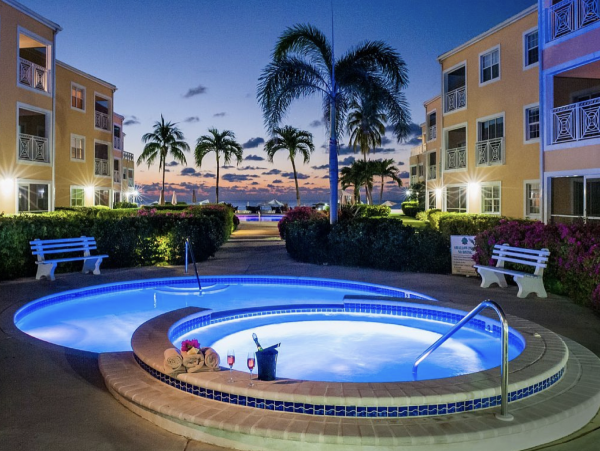 Cozy Ground Flor with 2 Bedrooms in Cayman Islands