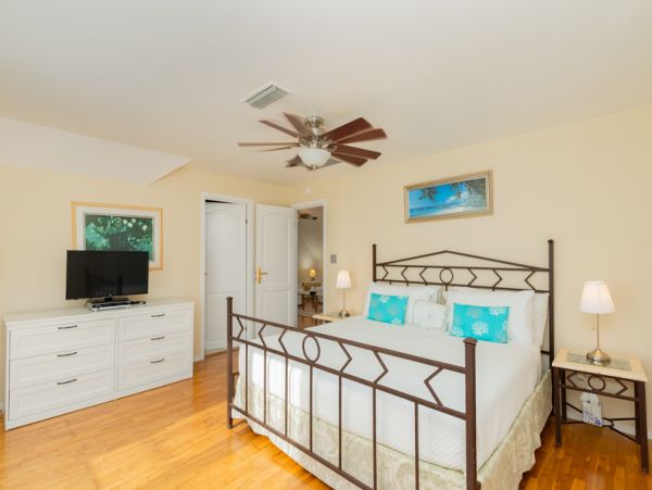 Cayman Islands Four Bedroom Stunning Waterfront Retreat