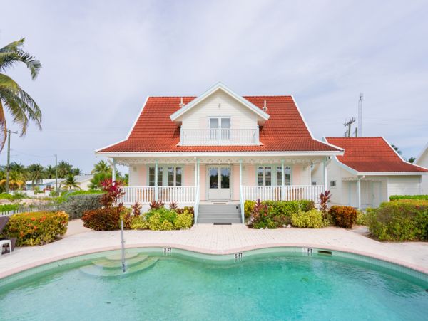 Cayman Islands Four Bedroom Stunning Waterfront Retreat