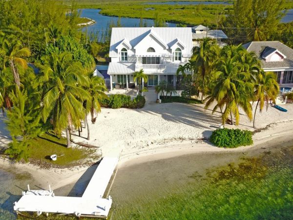 Cayman Islands Luxury Private 6 Bedroom Villa Sleeps 14