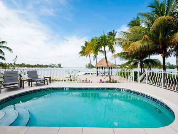Cayman Islands Luxury Private 6 Bedroom Villa Sleeps 14