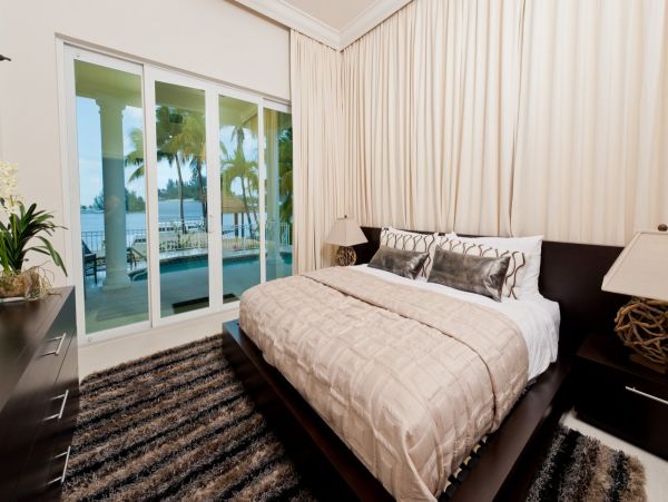 Cayman Islands Luxury Private 6 Bedroom Villa Sleeps 14