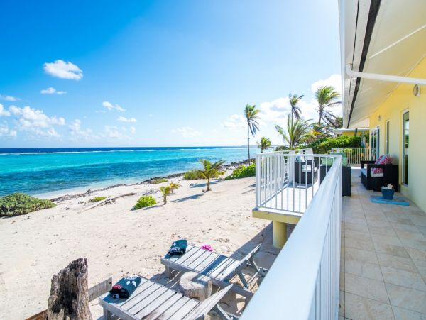 Cayman Islands Home 966228