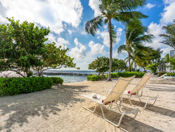 Cayman Islands Condo 966230