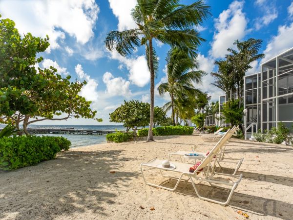 Cayman Islands Condo 966230