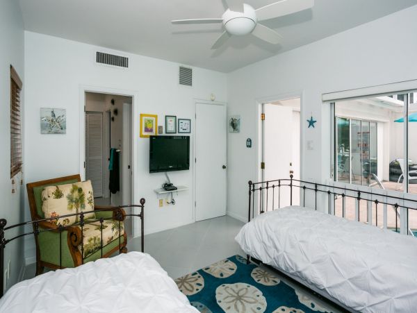 Cayman Islands Condo 966230
