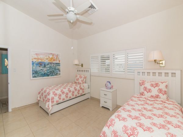 Cayman Islands Condo 966232