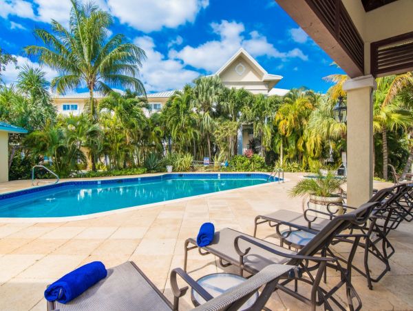 Cayman Islands Condo 966232