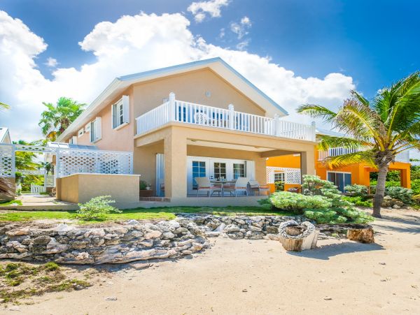 Cayman Islands Seaside Serenity: Your Private Oceanfront Oasis