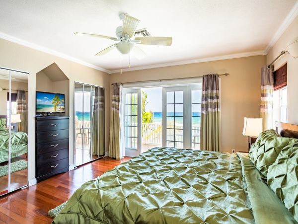 Cayman Islands Seaside Serenity: Your Private Oceanfront Oasis