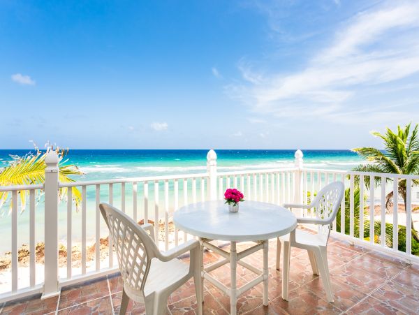Cayman Islands Seaside Serenity: Your Private Oceanfront Oasis