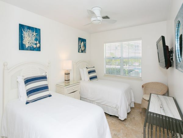 Cayman Islands Condo 966237