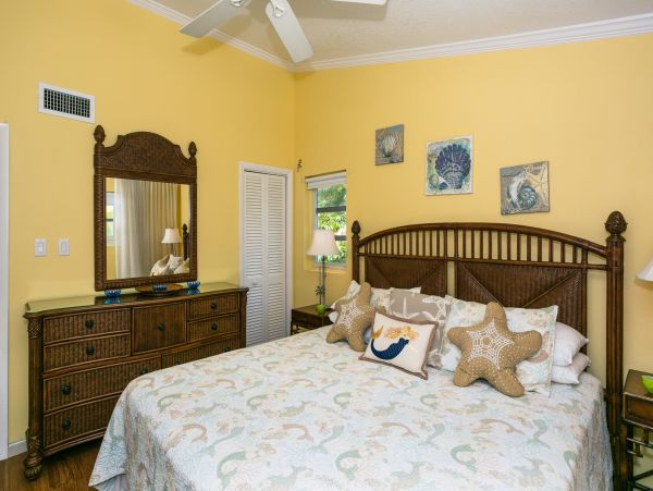 Cayman Islands Condo 966240
