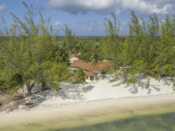 180ft of Private Beach at This Grand Cayman Private Villa