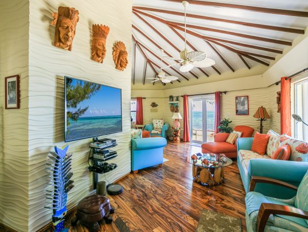 180ft of Private Beach at This Grand Cayman Private Villa