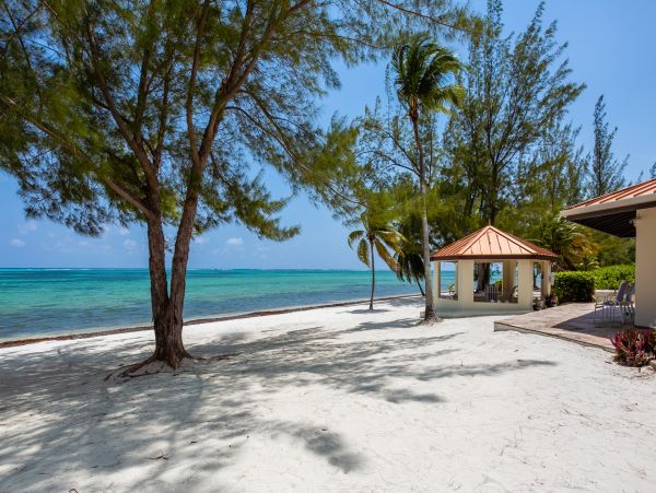 180ft of Private Beach at This Grand Cayman Private Villa