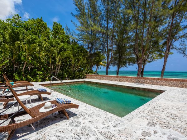 180ft of Private Beach at This Grand Cayman Private Villa