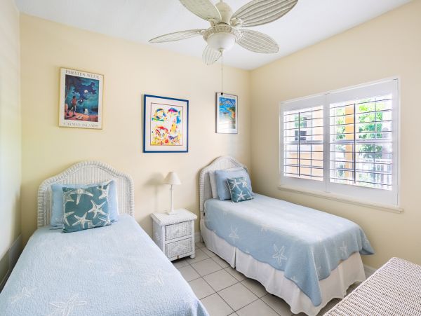 Cayman Islands Condo 966245