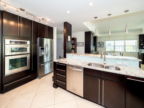 Cayman Island Three Bedroom Walk to Beach Vacation Condo