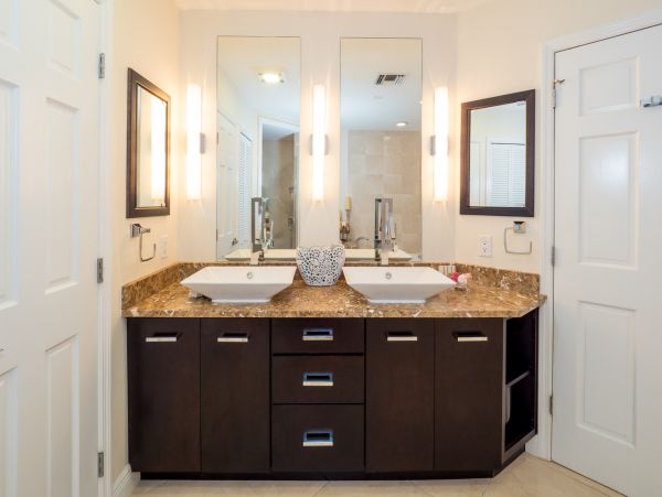 Cayman Island Three Bedroom Walk to Beach Vacation Condo