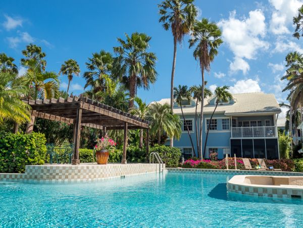 Cayman Island Three Bedroom Walk to Beach Vacation Condo