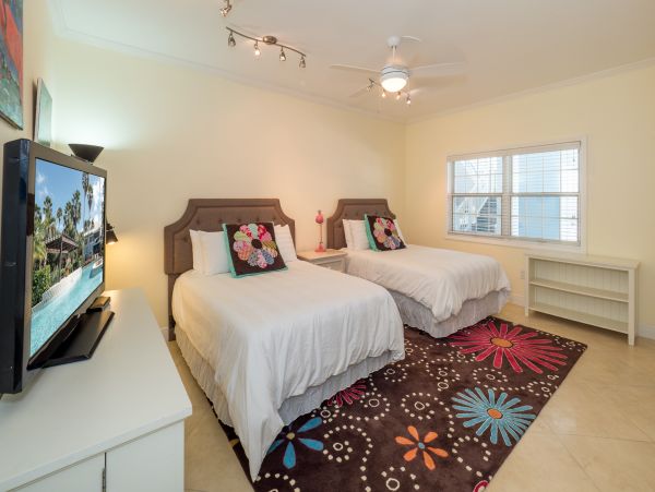 Cayman Island Three Bedroom Walk to Beach Vacation Condo