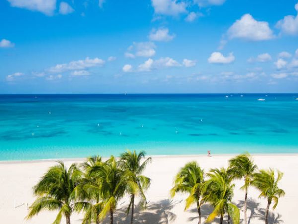 Cayman Island Three Bedroom Walk to Beach Vacation Condo