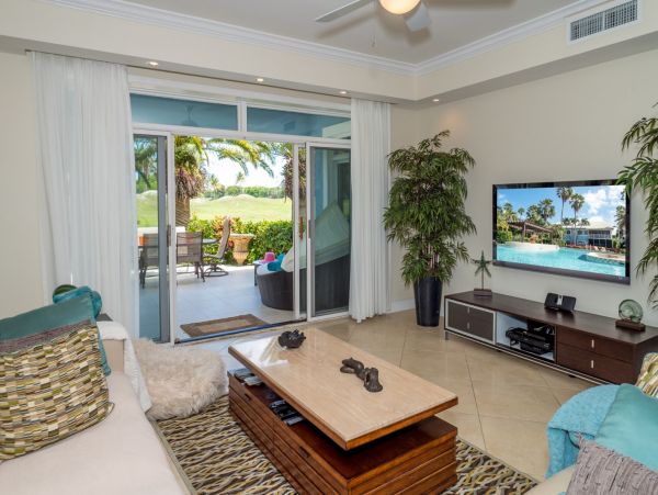 Cayman Island Three Bedroom Walk to Beach Vacation Condo