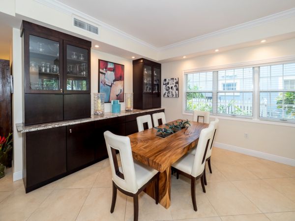 Cayman Island Three Bedroom Walk to Beach Vacation Condo