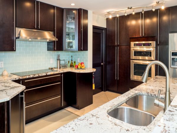 Cayman Island Three Bedroom Walk to Beach Vacation Condo