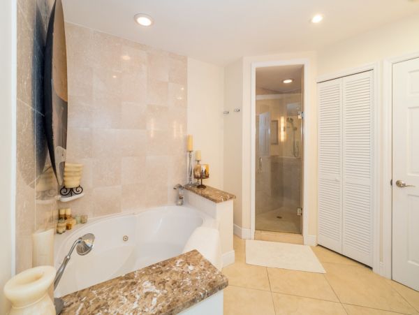 Cayman Island Three Bedroom Walk to Beach Vacation Condo