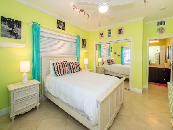 Cayman Island Three Bedroom Walk to Beach Vacation Condo