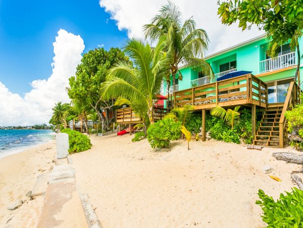 Cayman Islands Condo 966250