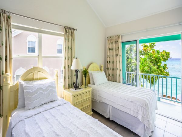 Cayman Islands Condo 966250