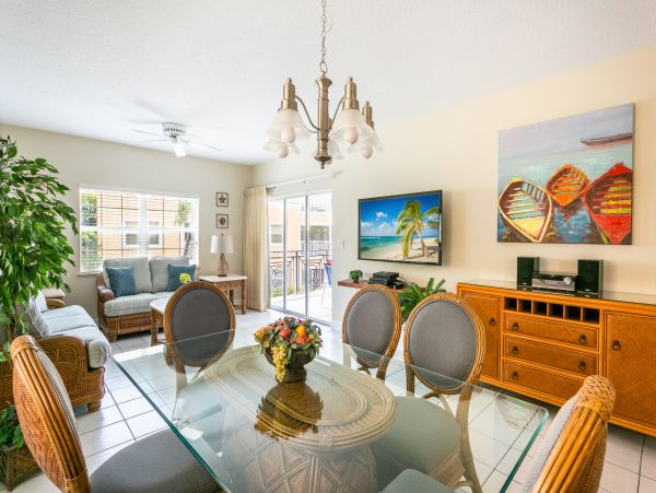 Second Floor Two Bedroom Condo Sleeps 6 Guests