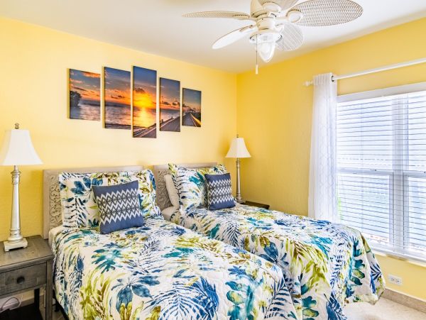 Cayman Islands Condo 966256