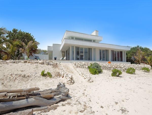 Luxurious 3-Bedroom Beachfront Villa in North Side, Grand Cayman