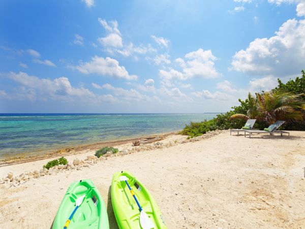 Luxurious 3-Bedroom Beachfront Villa in North Side, Grand Cayman