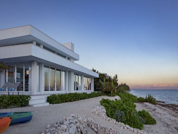 Luxurious 3-Bedroom Beachfront Villa in North Side, Grand Cayman