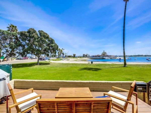 On Bay Mission Beach Vacation Home Four Bedroom