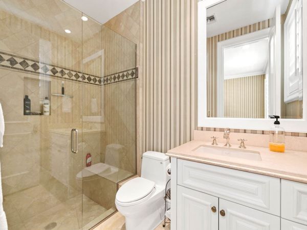 Luxury. Six Bedroom Rental Home in Rancho Mirage