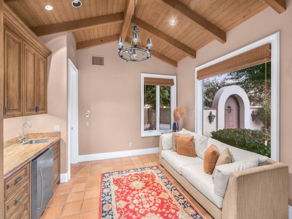 Luxury. Six Bedroom Rental Home in Rancho Mirage