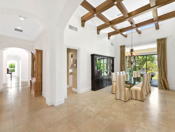 Luxury. Six Bedroom Rental Home in Rancho Mirage
