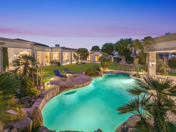 Luxury. Six Bedroom Rental Home in Rancho Mirage