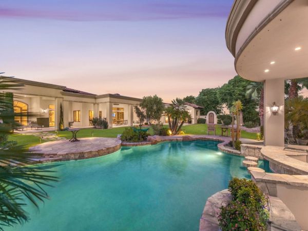 Luxury. Six Bedroom Rental Home in Rancho Mirage