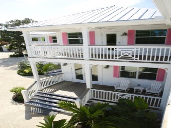 ISLAMORADA 3 BEDROOM HOME
