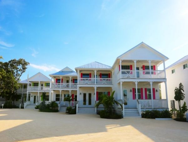 ISLAMORADA 3 BEDROOM HOME
