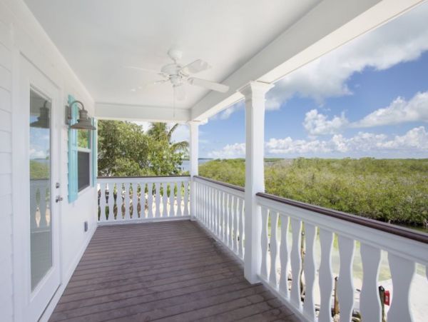 ISLAMORADA 3 BEDROOM HOME