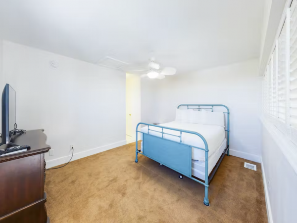 Beautiful Beachfront Condo Stroll To Sand Great Location