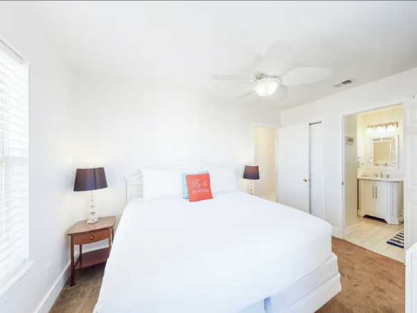 Beautiful Beachfront Condo Stroll To Sand Great Location